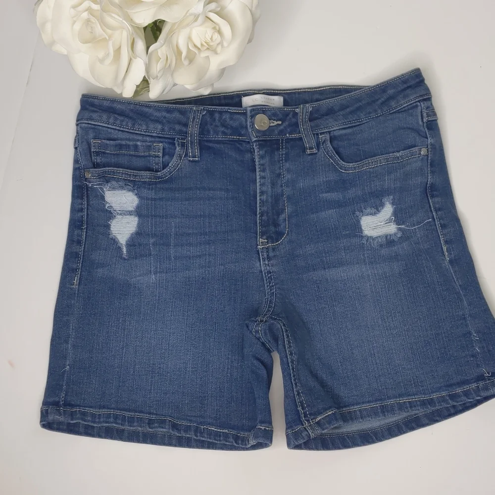 Lauren Conrad distressed jean shorts size 8